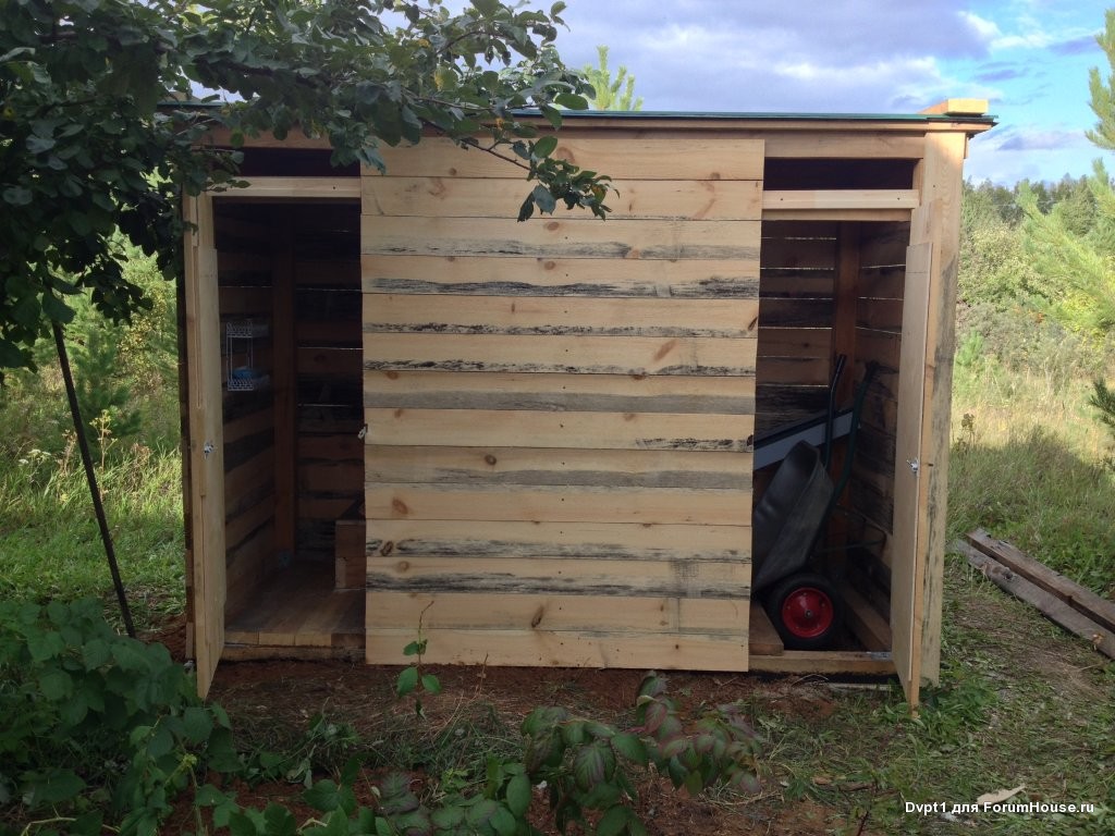 House from the container in the garden